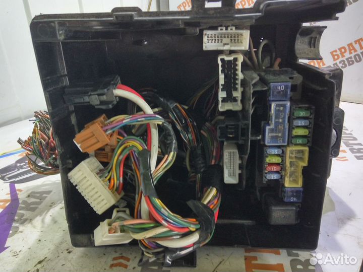 Корпус блока предохранителей 243827S110 Ниссан