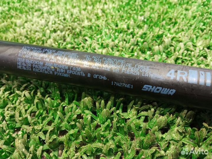 Амортизатор двери багажника правый Mitsubishi Paje