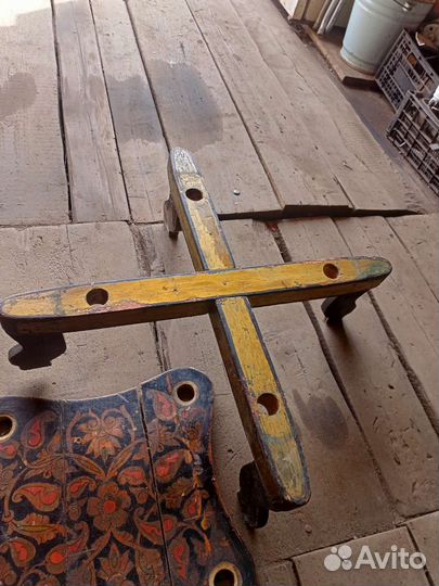 Старинный шахматный стол