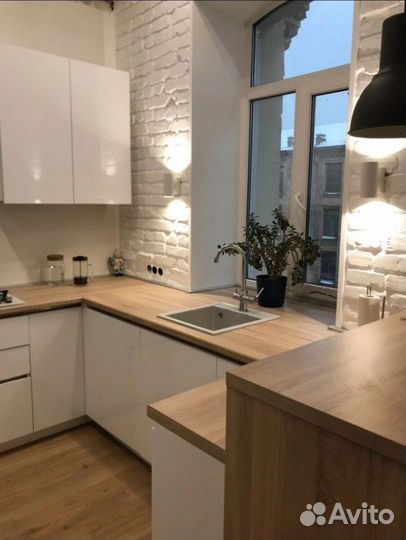 Мини кухня с барной стойкой