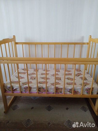 Детская кроватка