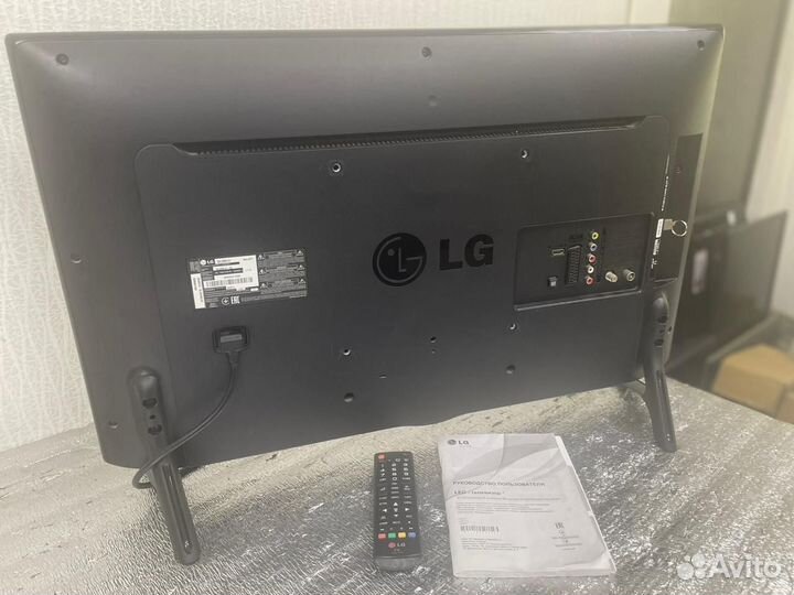 Телевизор LG 32LB561U LED