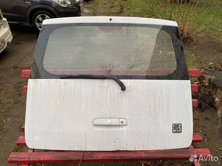 Дверь багажника Toyota bB