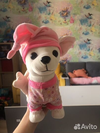 Интерактивная собака на поводке