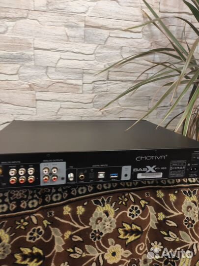 Предварительный усилитель Emotiva basx PT 100