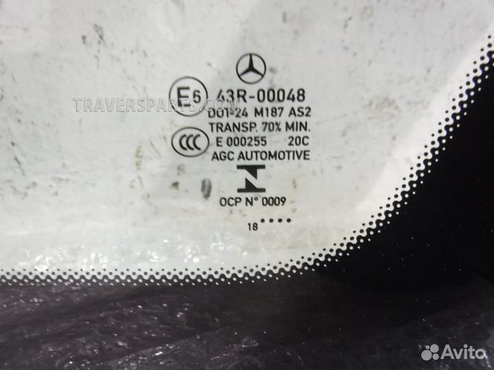 Форточка заднего правого крыла