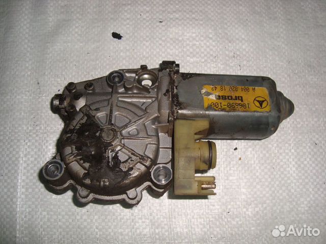 Моторчик переднего правого стеклоподъемника W140 M