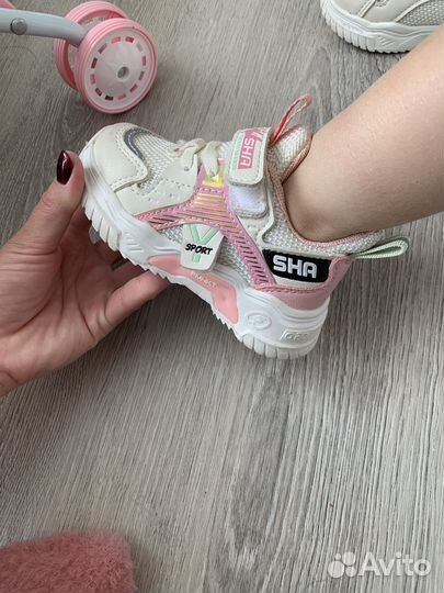 Кроссовки детские