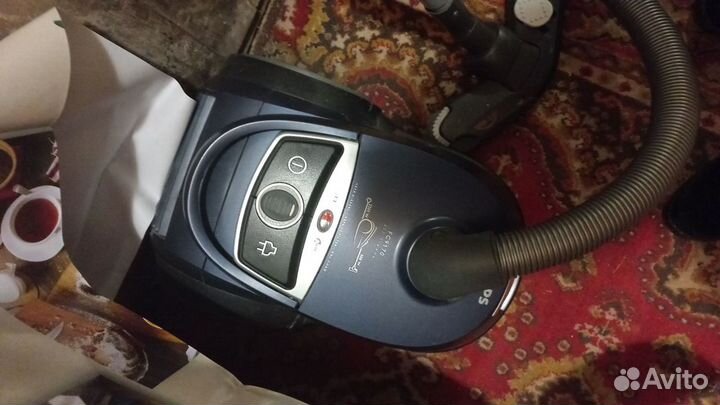 Пылесос Electrolux ergoeasy cyclonic