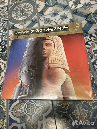 Earth, Wind & Fire raise japan NM