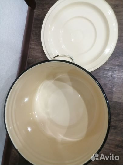 Кастрюля эмалированная