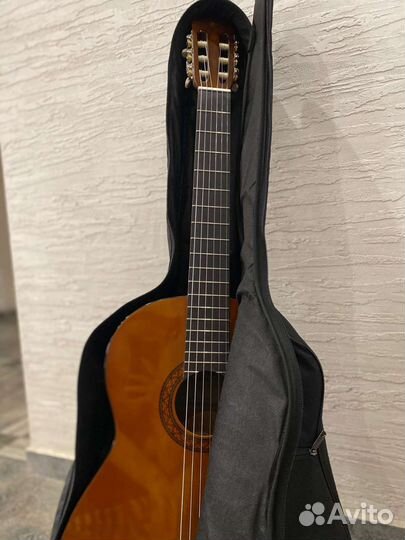 Классическая гитара yamaha c40
