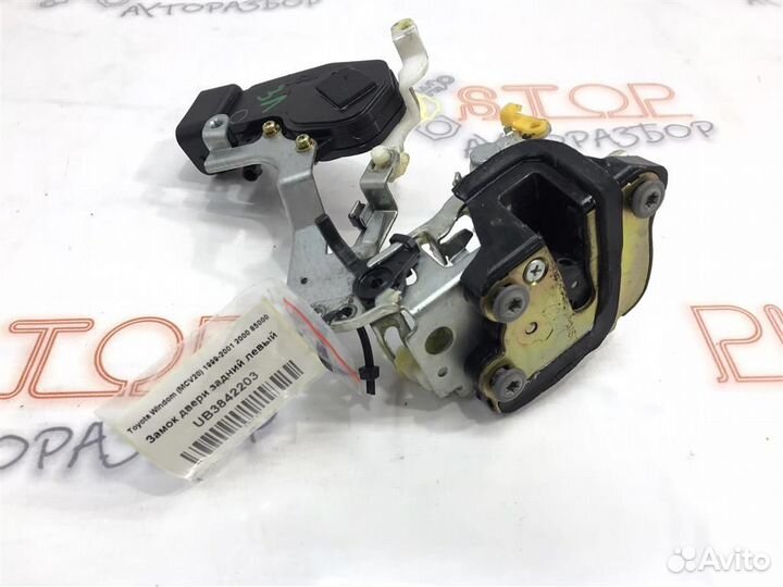 Замок двери задний левый Toyota Windom (MCV20) 19