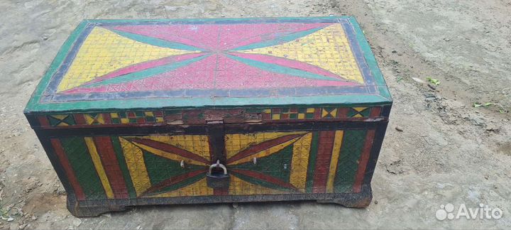 Сундук антикварный,старинный