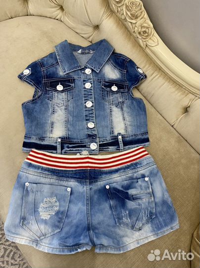 Джинсовая жилетка и шорты