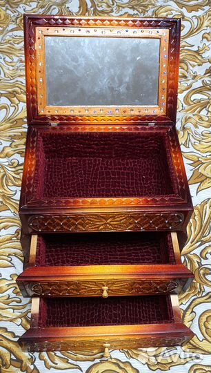 Шкатулка для украшений