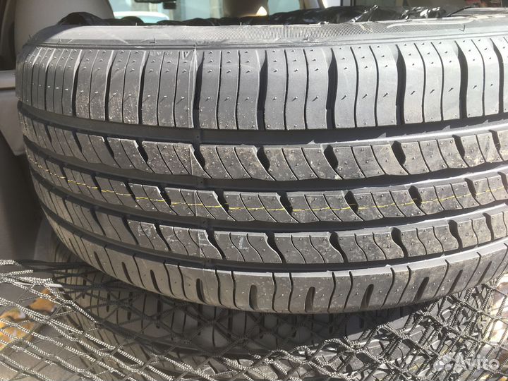 Roadstone N'Fera RU5 275/45 R20 110V