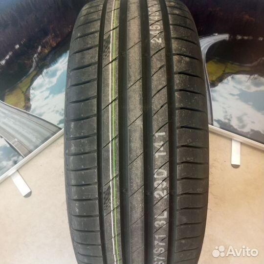 Kumho Ecsta PS71 245/40 R19 98Y