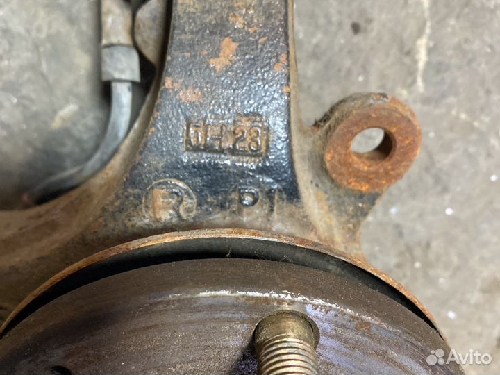 Кулак поворотный Hyundai Sonata 5 R