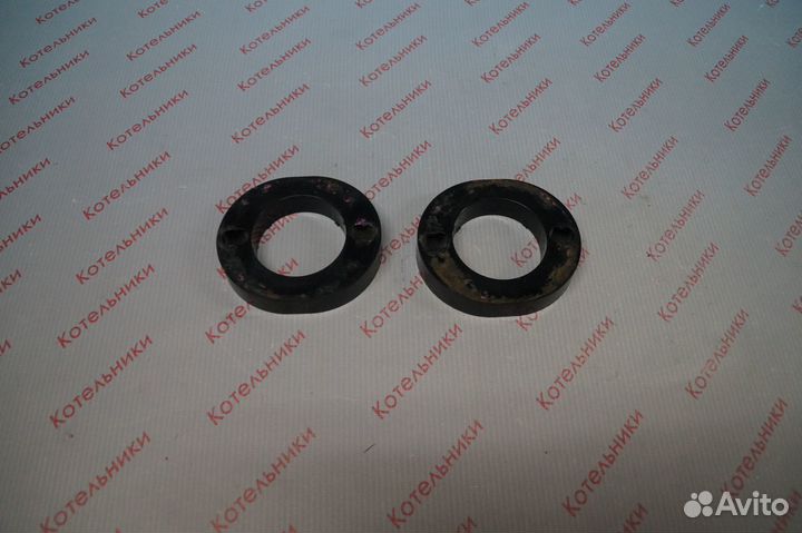 Nissan 56210-0M525 Проставки задних амортизаторов