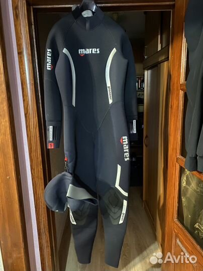 Гидрокостюм со шлемом mares