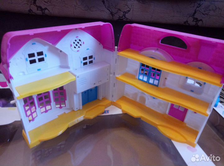 Домик для кукол с мебелью