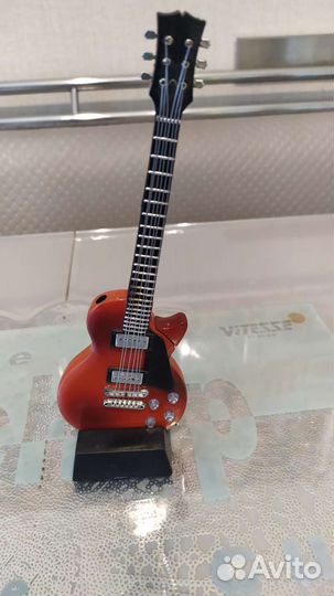 Зажигалка гитара