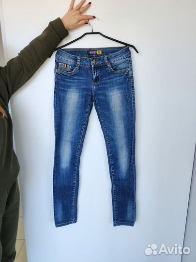 Джинсы женские