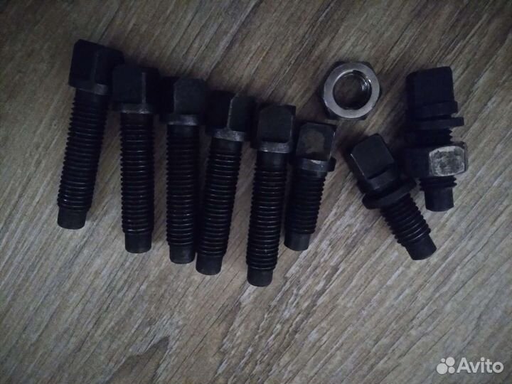 Болт на резцедержатель 9шт за все