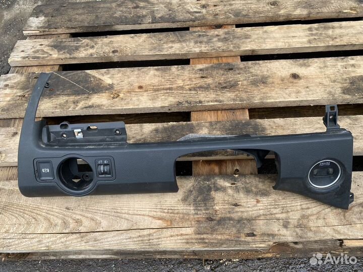 Накладка торпеды с замком зажигания passat b6