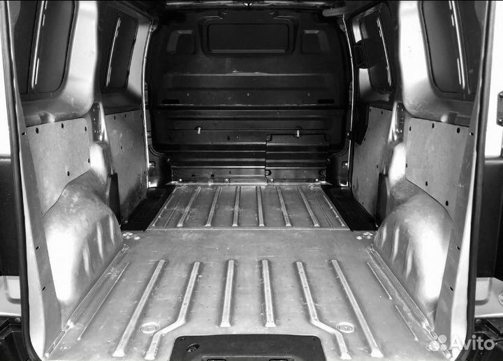 Водитель с личным автомобилем фургон