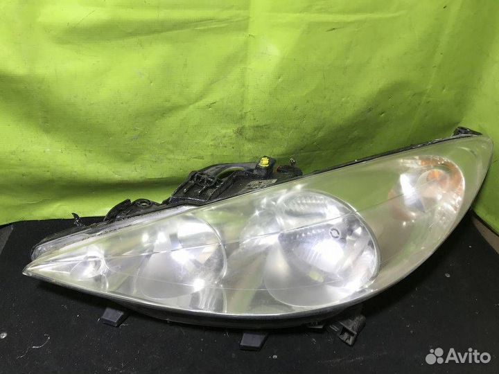 Фара левая галоген Peugeot 207 1 2006-2009 Хэт