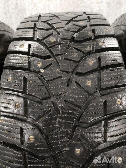 Bridgestone Blizzak Spike-02 SUV 215/65 R16 98T
