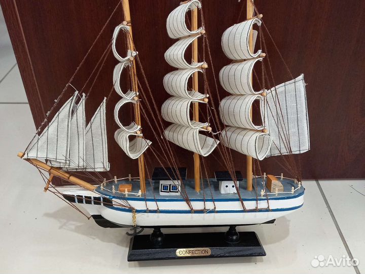 Модель корабля (парусник)