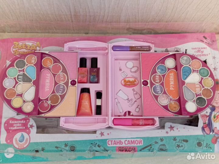 Набор детской косметики в чемодане