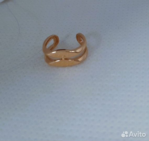 Золотая серьга