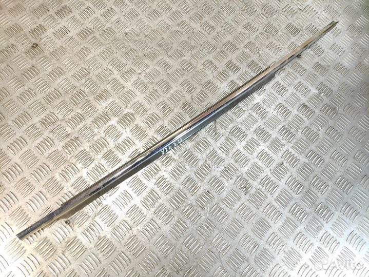 Молдинг стекла двери правой задней Ford Mondeo 200