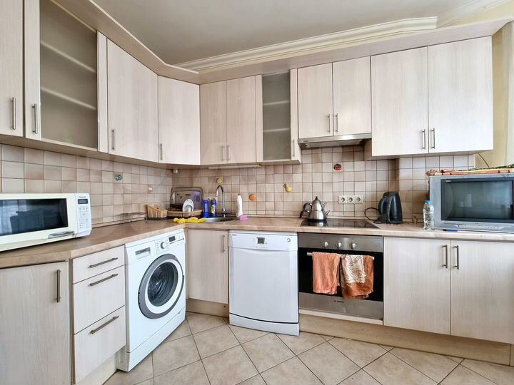 2-к. квартира, 68 м², 6/17 эт.