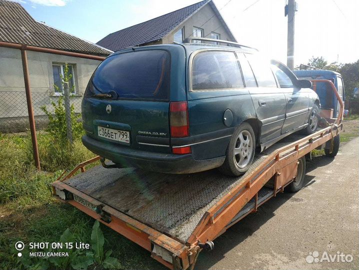 Опель Омега б капот