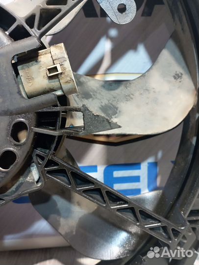 Вентилятор радиатора охлаждения двигателя диффузор