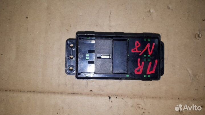 Блок управления стеклоподъемниками передний правый