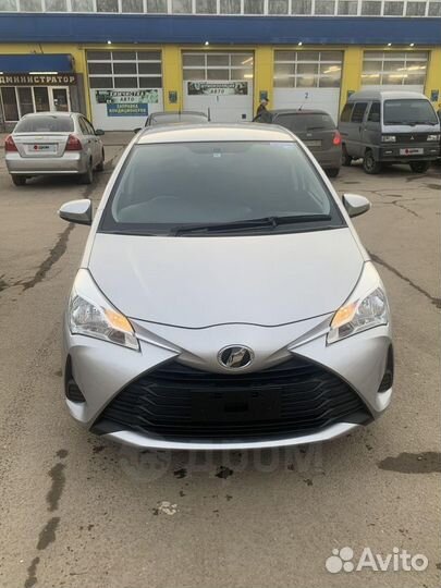 Эмблема Auris Toyota