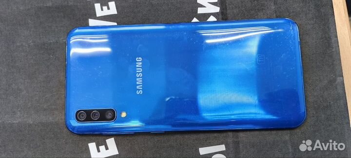 Samsung Galaxy A50, 4/64 ГБ