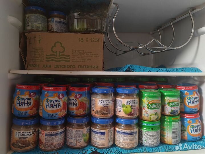 Детское питание пюре разных вкусов и каши