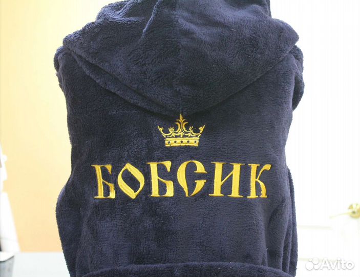 Мужской махровый халат с вышивкой