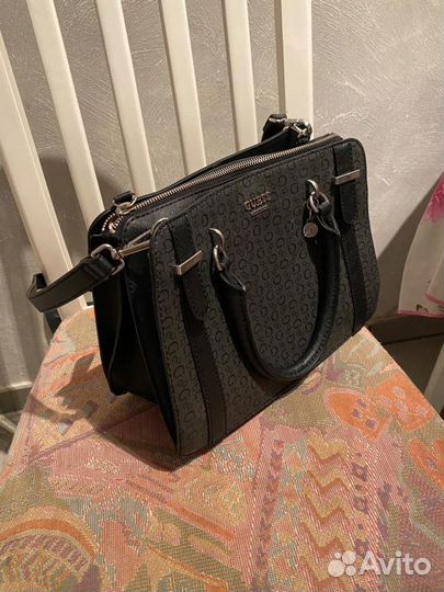 Guess сумкa новая