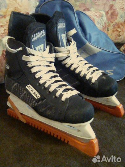 Коньки хоккейные