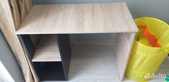 Письменный стол