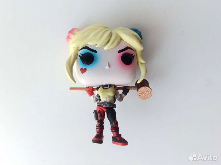 Фигурка funko pop Харлей Куинн с колотушкой