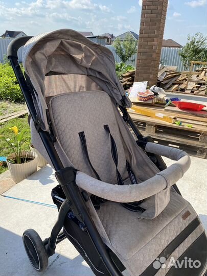 Коляска прогулочная
